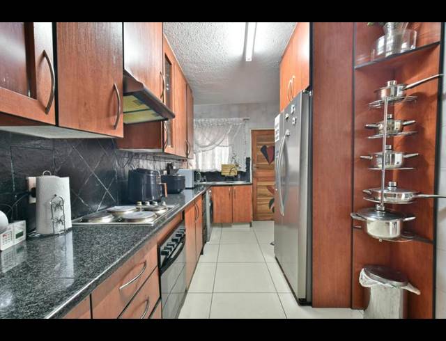 3 BEDROOM DUPLEX FOR SALE IN LA ROCHELLE